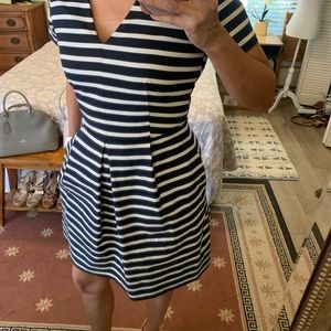 Gap dress, size 2, has pockets 😍